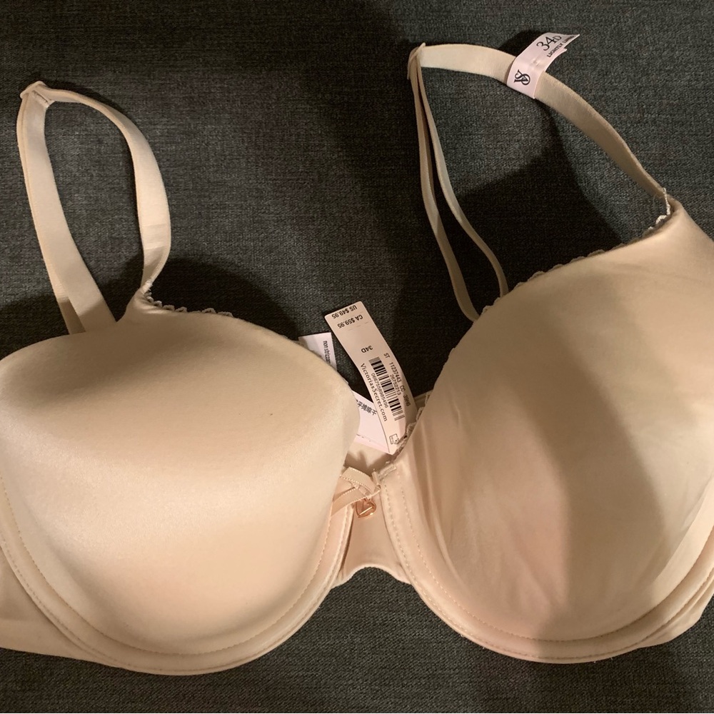 Victoria's Secret Cream Bra with Underwire